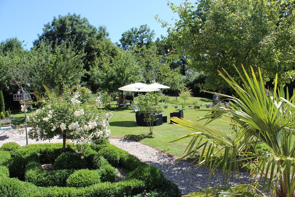 Un Parfum De Violette Bed & Breakfast Fourneville Exterior photo